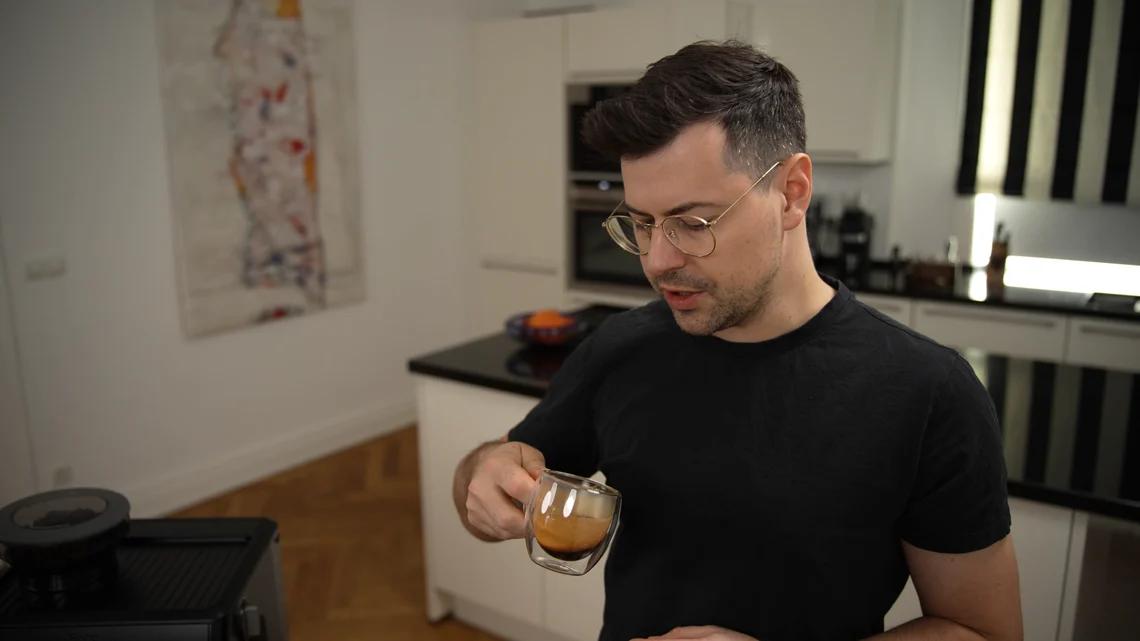 Der Espresso schmeckt ab dem ersten Bezug richtig gut.